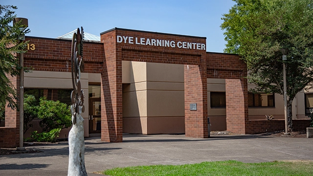 Exterior of Dye Learning Center on CCC's Oregon City campus